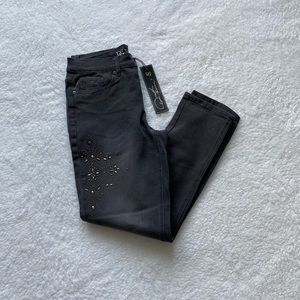 🌷 New with Tags DG2 Dark Gray Jeans With Gunmetal Embellishments 🌷